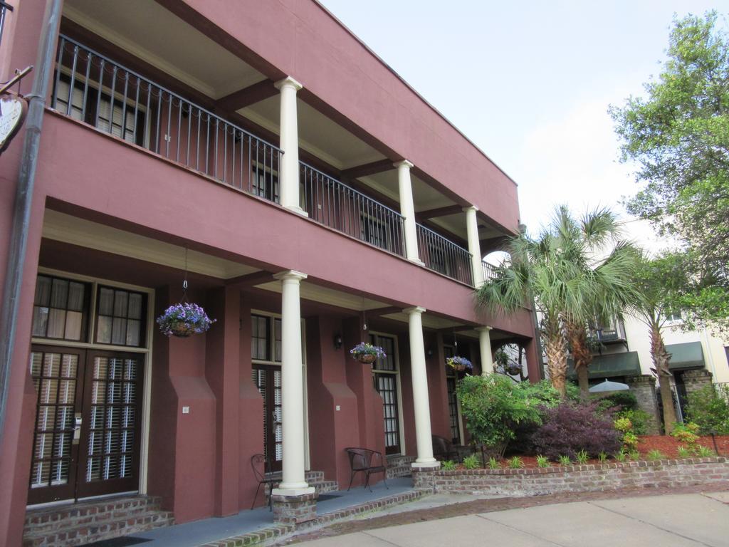 The Lodge Alley Inn Charleston Exterior photo